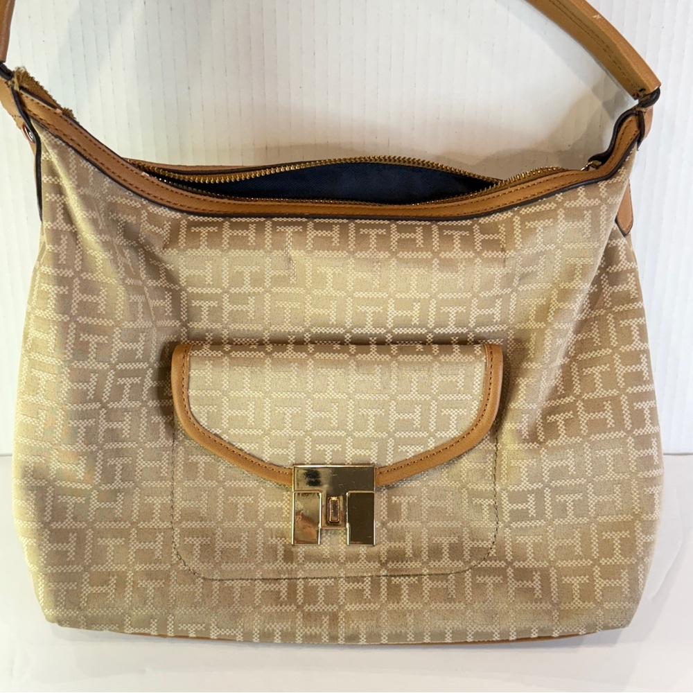 Tommy Hilfiger Navy & Logo Print Shoulder Bag – Red Zip Accent & Faux Leather - Picture 4 of 16